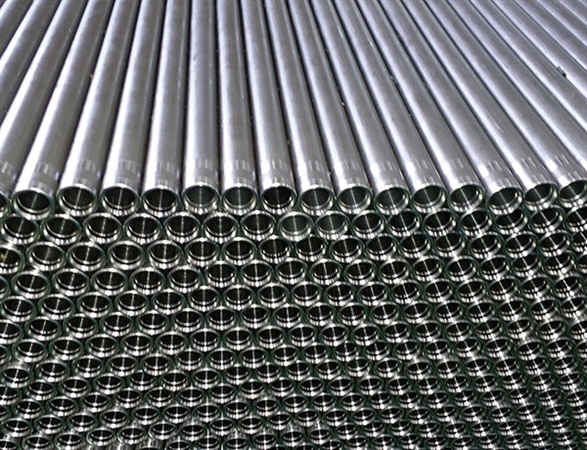 Special thin-walled seamless steel pipe for aeronautical use