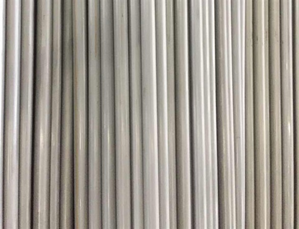 Steel pipe resistant to hydrogen sulfide stress corrosion