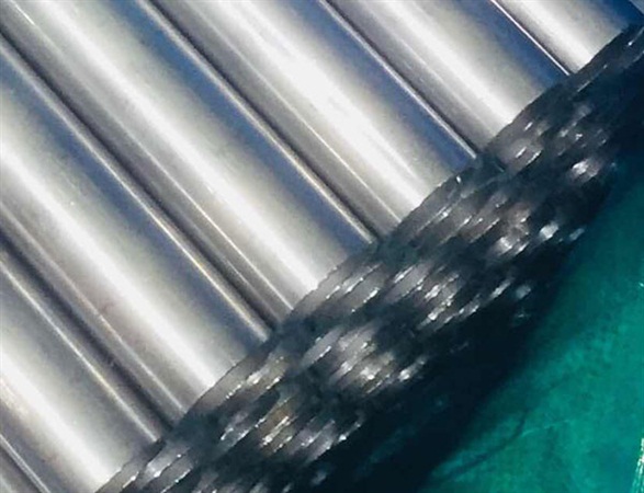 Precision steel pipe for camshaft of automobile engine
